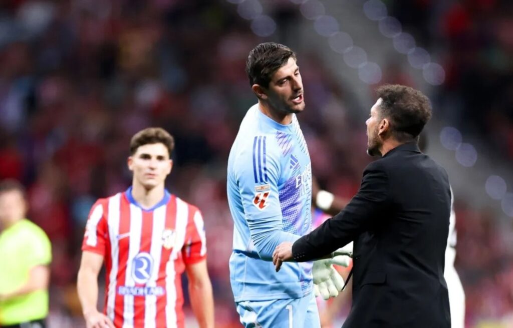 Courtois provoca la furia de los hinchas colchoneros